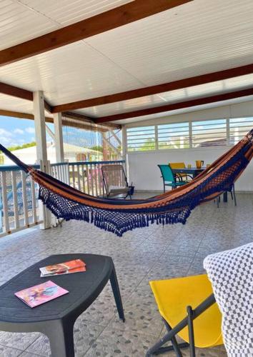 Trois Rivières T2 avec grande terrasse ombragée vue mer Trois Rivières T2 avec grande terrasse ombragée vue mer