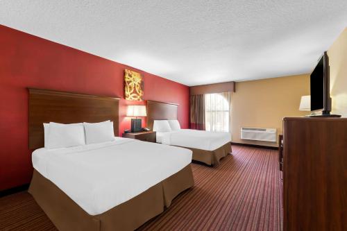 Best Western Plus Fiesta Inn Room Type - Standard Room, 2 Queen Beds, Non Smoking, Refrigerator & Microwave