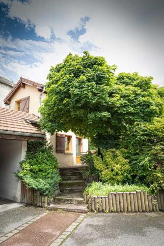 Exterior view, Le Grangeon in Belley