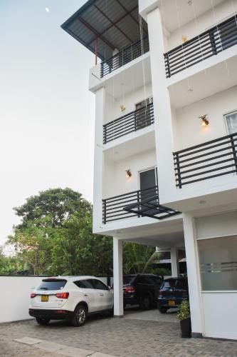 Exterior view, Solid Hotel Boralasgamuwa in Boralesgamuwa