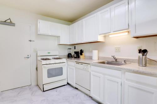 Apartment at Crystal City With Gym in Arlington, USA