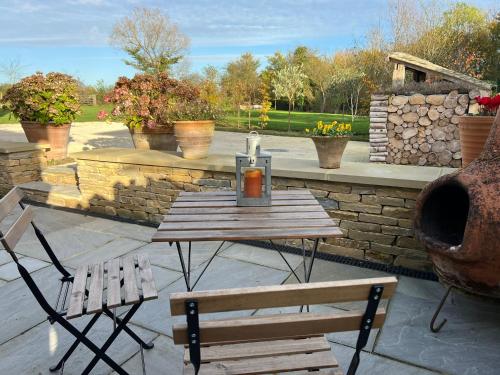 Erkély/terasz, Idyllic secluded hideaway with countryside views on the edge of the Cotswolds in Hailey