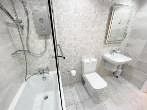 2 Bed apartment in city centre!, Glasgow (photo 6)