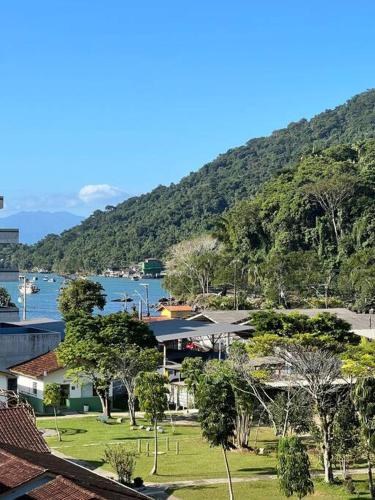 New Apt in Ubatuba 650 ft from Itagua shore – khách sạn tại Praia do Tenorio