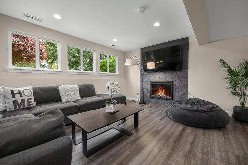 Luxury 5 beds Villa with Heated Pool & Resort Amenities