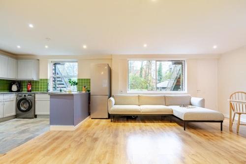 3 Bedroom Maisonette in Belsize Park, Hampstead with Private entrance, Londres