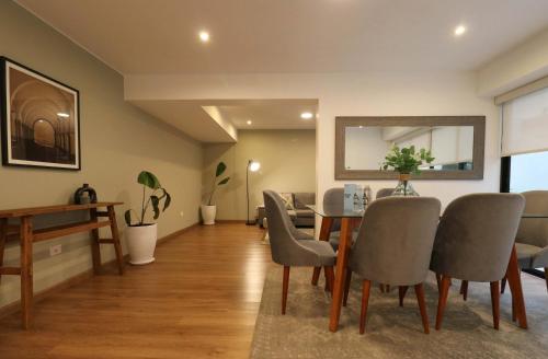 Spacious & Elegant 2BR w Terrace in Miraflores