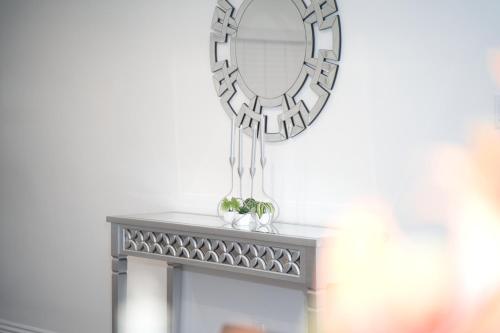 Stylish 3BR, 2BA Home , Sleeps 8 - King Bed, Firepit, Near Universal, SoFi, Los Angeles (fotografie 9)