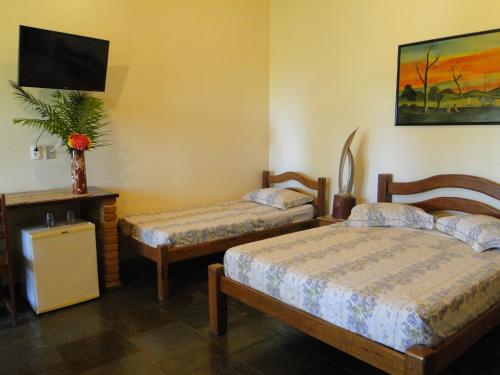 1 double bed, 2 twin beds
