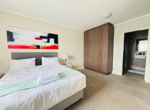 6 sleeper apartment near Canal Walk