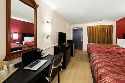 Bellmawr Economy Inn Bellmawr-Philadelphia Area in เบลล์มาร์ (NJ)