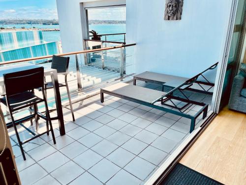 New Waterfront Penthouse on Princes Wharf with Harbor view! The heart of Auckland City! Free Parking!, Auckland (photo 8)