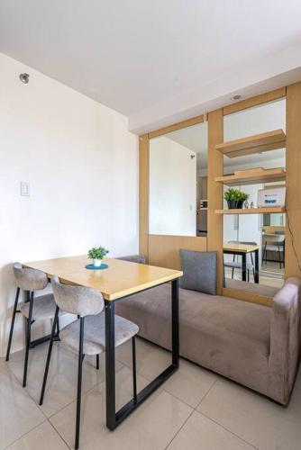 Condo - WIFI up to 100mbps - Infinity Pool, Себу (фото 8)