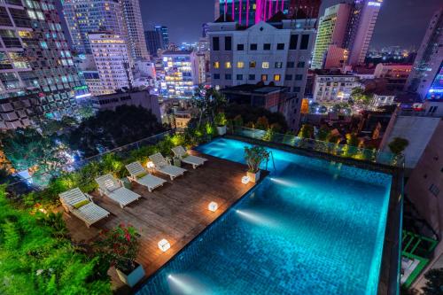 Basen, Au Lac Charner Hotel near Bitexco Financial Tower