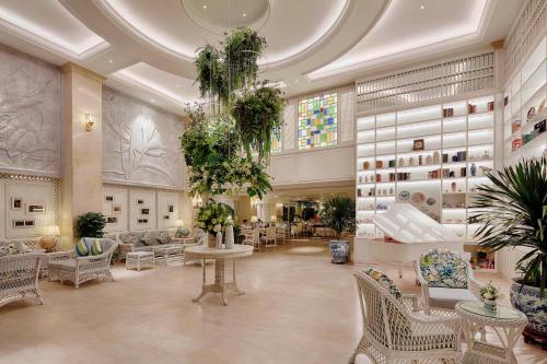 Foyer, Au Lac Charner Hotel near Bitexco Financial Tower
