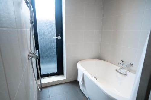 Terrace Twin Suite - Non-smoking image 2