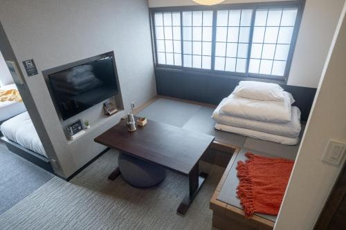 Terrace Twin Suite - Non-smoking image 4