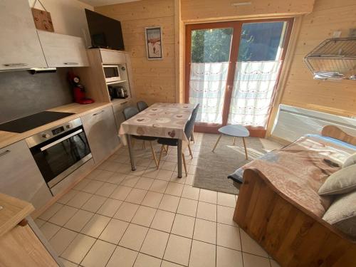 Appartement cosy avec terrasse et parking, proche des pistes - FR-1-693-115 - Location saisonnière - Châtel