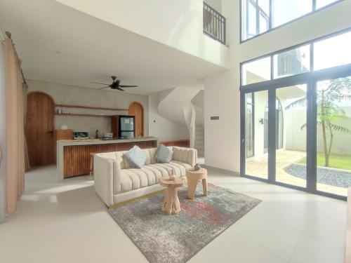 Mandapa Villa Kedungu by ABM