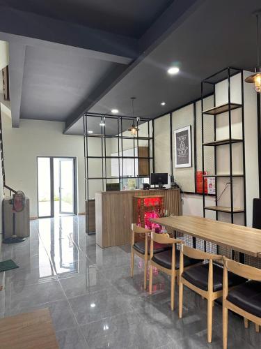 Shared lounge/TV area, The Vista Châu Đốc Hotel in Chau Doc (An Giang)