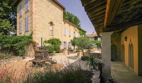 Les Carmes and spa - image 6