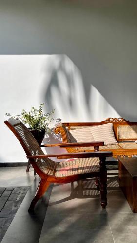 Shades Hotel & Villa - image 3