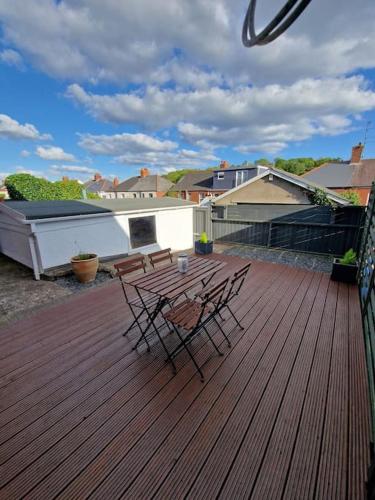 ทัศนียภาพ, A warm welcome from Wales 1 Mile from the ICC in ออลเวย์