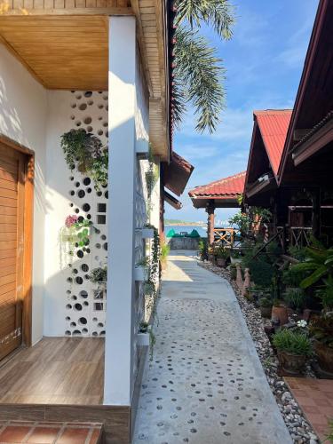 Homebeach Resort เกาะล้าน – Koh Lan, DC