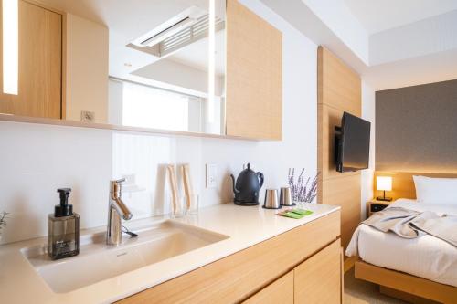 Essential King - Non smoking