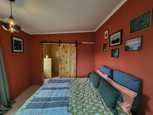 Eco Forest Escape with Hot Tub and Mountain Views Eco Forest Escape with Hot Tub and Mountain Views