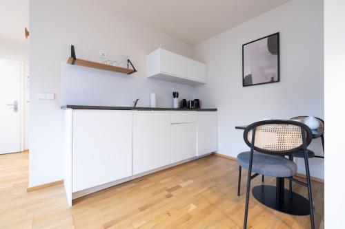 Studio with Balcony image 8