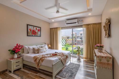 ELIVAAS Heaven in Hills Rockford 4 BHK Pet friendly villa with Pvt Pool, Udajpur