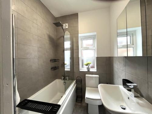 Spacious home sleeps 8 Nr Etihad Coop Live & City, Manchester (zdjęcie 7)