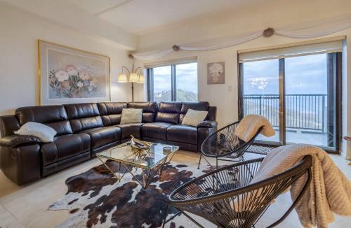 Uhost AI | 2BR Retreat | Scenic Views & Comfort
