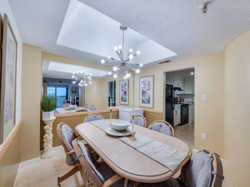 Uhost AI | 2BR Retreat | Scenic Views & Comfort