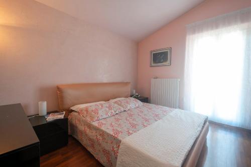 Two-Bedroom House image 9