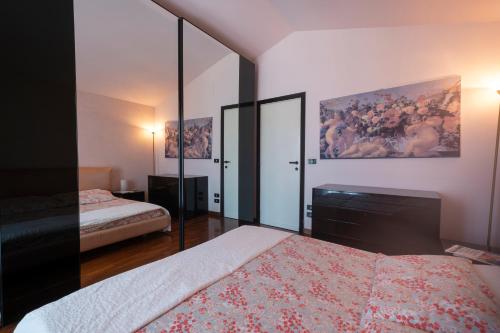 Two-Bedroom House image 8