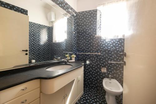 Two-Bedroom House image 3