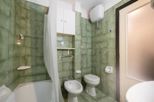 Two-Bedroom House image 1