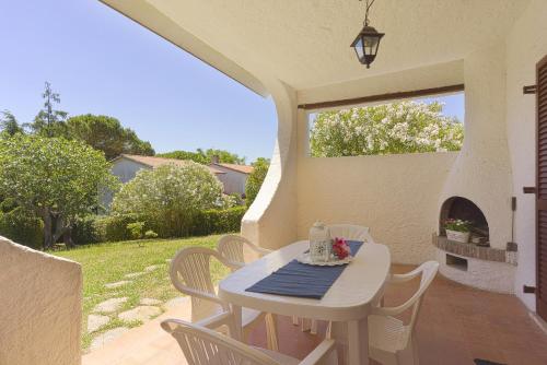 Apartment with Garden View