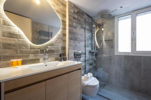 Apartment with Terrace image 10
