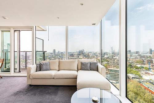 Skyline Serenity in Southwark - Tap to explore photos