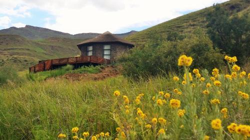 . Amanzi Empilo Bungalow