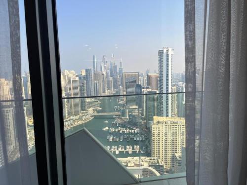 Dubai Marina stunning views holiday apartment Stella Maris Tower, Dubai (foto 2)