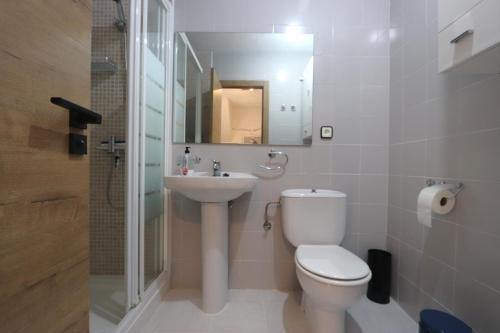Three-Bedroom Bungalow image 10