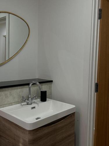 Contemporary 2BR in Birmingham City Center, Birmingham (zdjęcie 10)