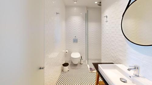 Suite with Sea View image 10