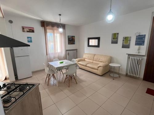 Good House- Ampio appartamento vicino al mare