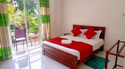 เดอะ คิงดอม เกต โฮเต็ล (The Kingdom Gate Hotel) in ฮาลโลลูวา
