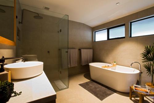 Zuhanyzó, Pinewood High Country Retreat - breathtaking views of Lake Eildon & Mt Buller in Bonnie Doon